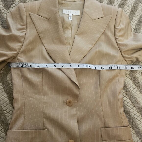 Escada Beige New Wool Pinstripe Pants Suit. Size 34 (small) - Picture 12 of 12